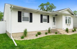 854 W 70th Place, Merrillville, IN 46410