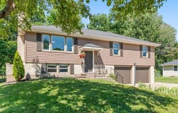 418 SW STRATFORD Road, Lee's Summit, MO 64081