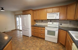 604 10th ST, Minot, ND 58703