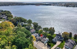 945 E Northshore Drive, Syracuse, IN 46567-8477