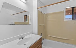 2139 Delta Waters Road, Medford, OR 97504
