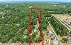 5230 E APPLE AVENUE, MUSKEGON, MI 49442