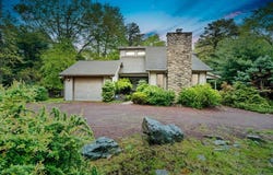 52 Hickory Road, Lake Harmony, PA 18624