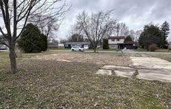 469 Indiana Avenue, Parker City, IN 47368