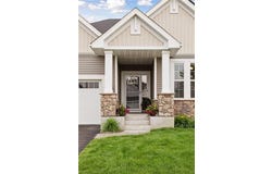 3841 Hyde Avenue N, Oakdale, MN 55128