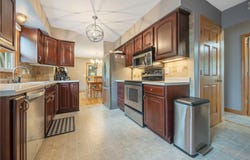 521 Unique Drive, Burnsville, MN 55337