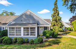 203 Rossmoor Drive, Monroe, NJ 08831