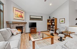 2592 FARMINGTON Way, SUAMICO, WI 54313-1201