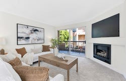 5535 Canoga Avenue, Woodland Hills, CA 91367