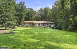 11308 SENECA CIR, GREAT FALLS, VA 22066