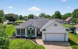 700 Cottonwood, GENOA, IL 60135
