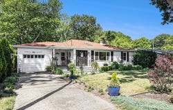208 S Barker Street, New Buffalo, MI 49117
