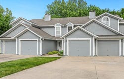 6033 NE Moonstone Drive, Lee's Summit, MO 64064