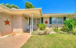 505 S 2nd Street, Yukon, OK 73099