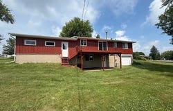 925 NW 2 St, Waukon, IA 52172