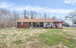 1511 Jones Chapel Rd, Byrdstown, TN 38549