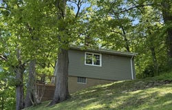 32 FAIRFAX Drive, WHEELING, WV 26003