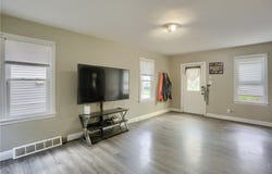 223 E Meyer Ave, New Castle, PA 16105