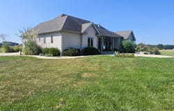 15228 E Holland Drive, Mt Vernon, IL 62864