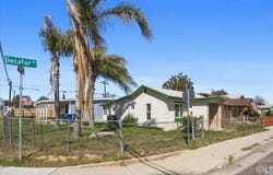 418 Decatur Street, Bakersfield, CA 93308