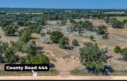 4130 County Road 444, Nixon, TX 78140
