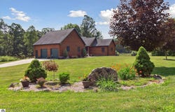 9956 Gruett Road, St Louis, MI 48880