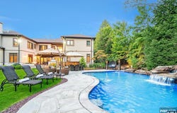 32 Hampshire Hill Road, Upper Saddle River, NJ 07458