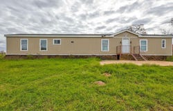 599 Rocky Ridge LN, Luling, TX 78648