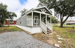 226 W Carlton Street, Sulphur, LA 70663