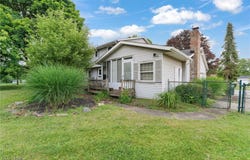 12385 Omar Drive NE, Hartville, OH 44632