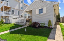 210 N CLERMONT AVENUE, MARGATE CITY, NJ 08402