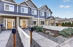 804 W 10TH St, TheDalles, OR 97058
