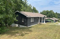 106 W South Street, Neosho, MO 64850