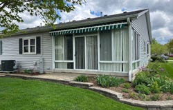 34 S Juniper Drive, North Aurora, IL 60542