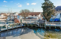 4 RONA Lane, MANAHAWKIN, NJ 08050