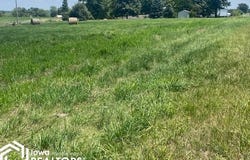 2422 Juniper Avenue, Libertyville, IA 52556