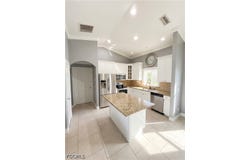 1031 NE 2nd Place, Cape Coral, FL 33909