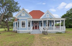 501 Mish Mash Mall Ln, Schulenburg, TX 78956