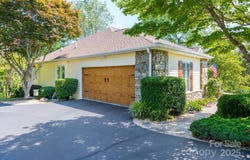 100 Bayberry Way, Hendersonville, NC 28739