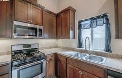182 E JOY ST, Lebanon, OR 97355