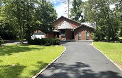 496 Greenbriar Trail, Holly Lake Ranch, TX 75765