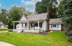 805 W 3RD Street, Delavan, IL 61734