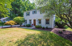 27 Shire Oaks Drive, Pittsford, NY 14534