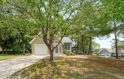 19 Cedar Avenue, Manahawkin, NJ 08050