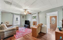 208 S 3rd St, Beresford, SD 57004
