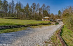 275 White Oak Rd, Oakdale, TN 37829