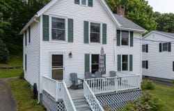 26 Sea Street, Boothbay Harbor, ME 04538