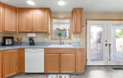 2247 OREGON Ct, Woodburn, OR 97071