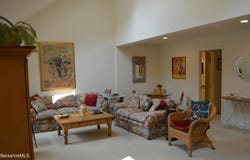 880 East, Lee, MA 01238