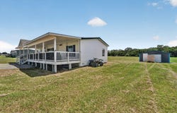 548 Casen St, Dale, TX 78616